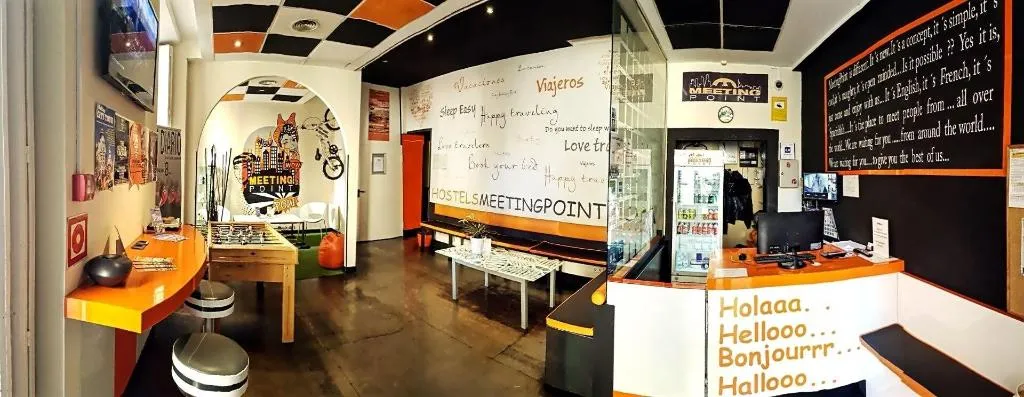 Restaurant, Hostels Meetingpoint, Madrid