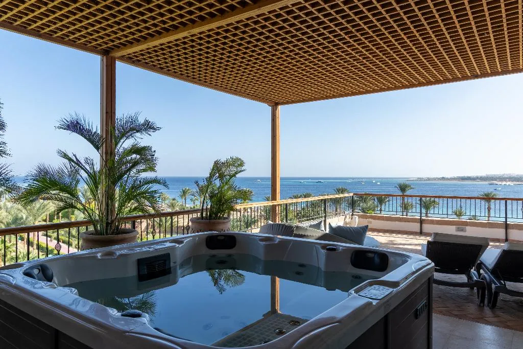 QUADRUPLE PENTHOUSE Room, Fort Arabesque Resort, Spa and Villas, Red Sea Riviera