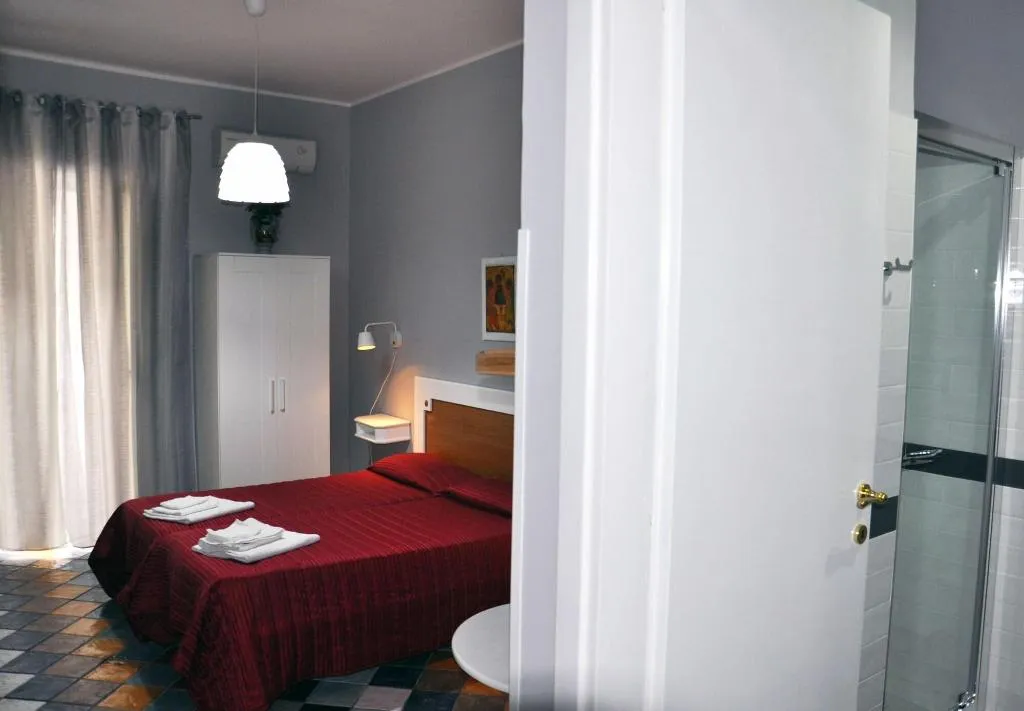 Room, Firenze 32, Naples