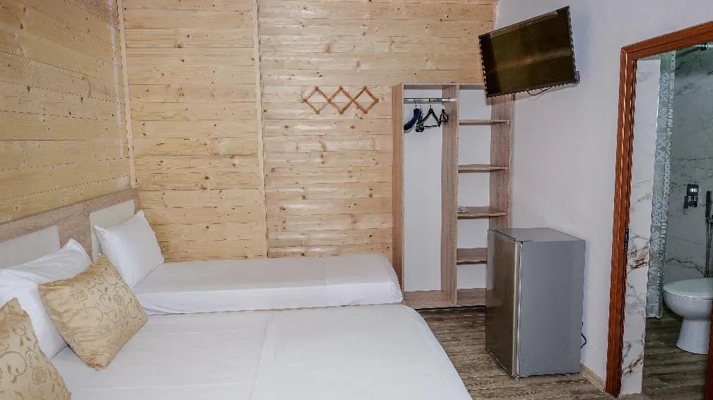 QUADRUPLE basement Room, Dolanit Hotels Vila E Drurit, Durres