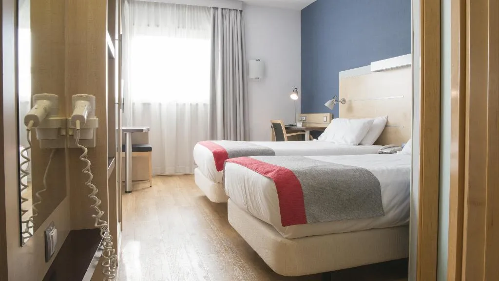 TWIN STANDARD Room, Holiday Inn Express Molins de Rei, Barcelona