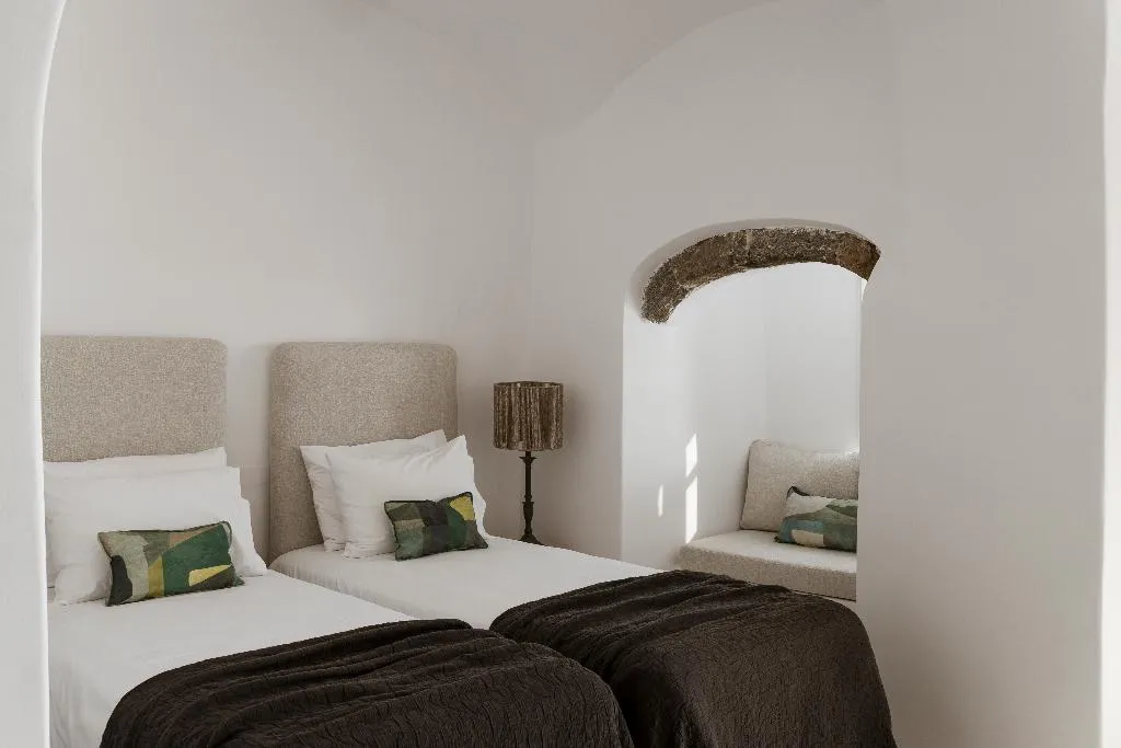 CAVE GRAND Room, Aqua Luxury Suites, Santorini