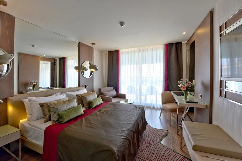 FAMILY ROOM POOL VIEW Room, Side Star Elegance, Antalya