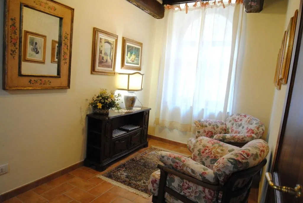 Room, Albergo Torre Sangiovanni, Perugia