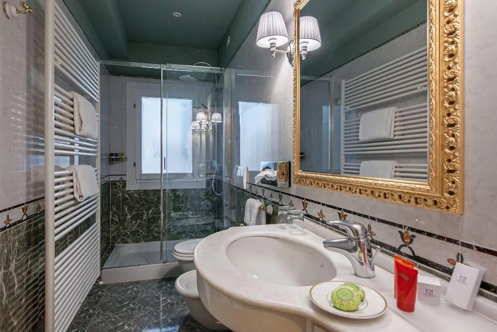 Room, Hotel Al Ponte Antico, Venice