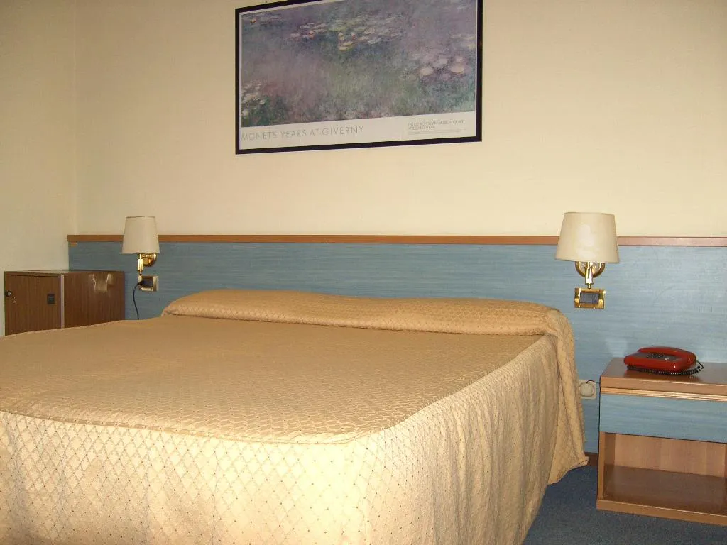 TWIN STANDARD Room, Stella, Rome