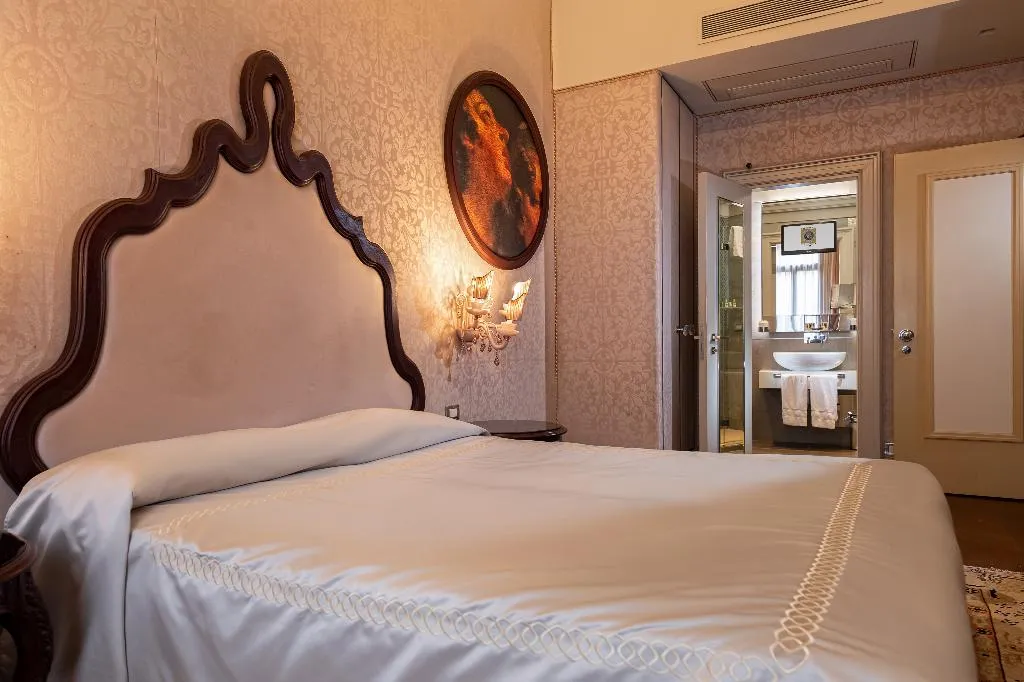 Double or Twin PRESTIGE Room, Palazzetto Madonna, Venice