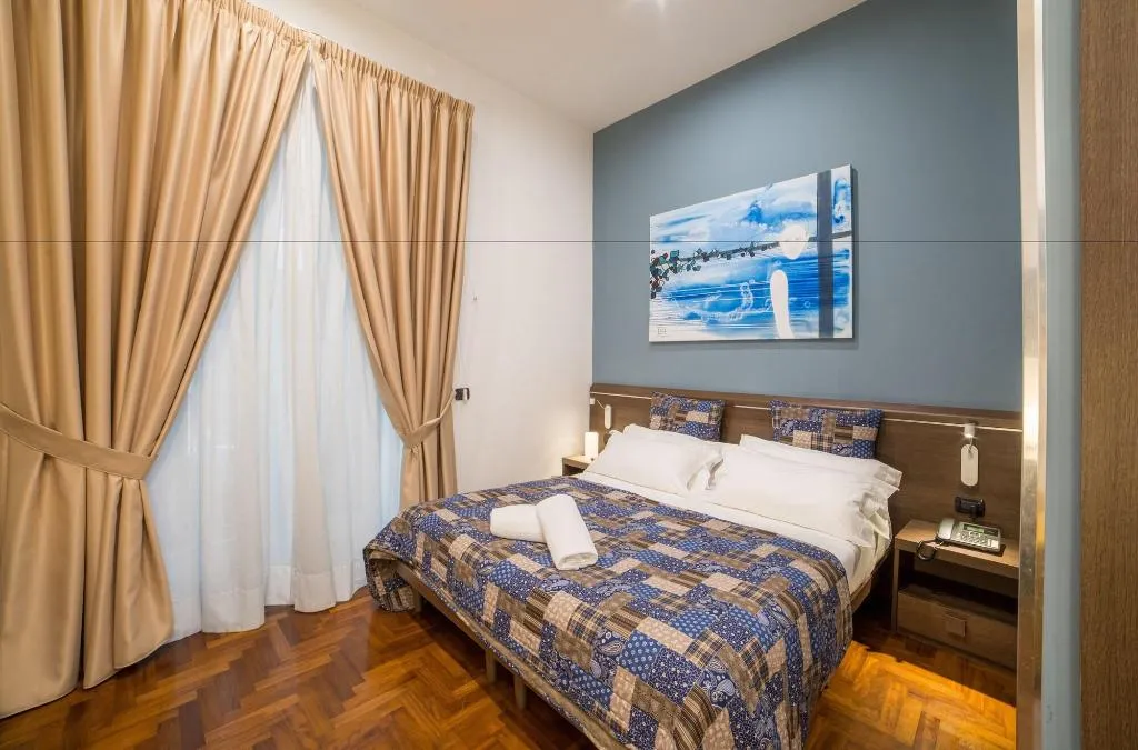 Room, Bed & Breakfast Chiaia 32, Naples
