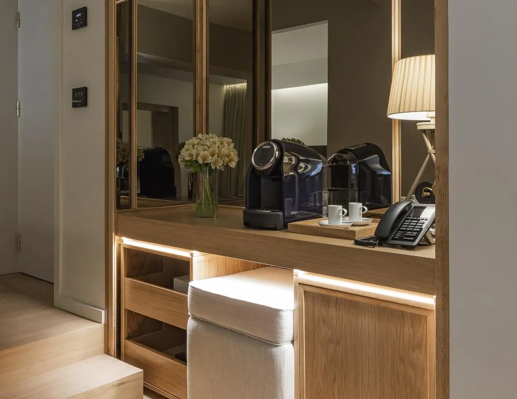 SUITE KING BED ONE BEDROOM  Room, Vignette Collection  Casa da Companhia, Porto
