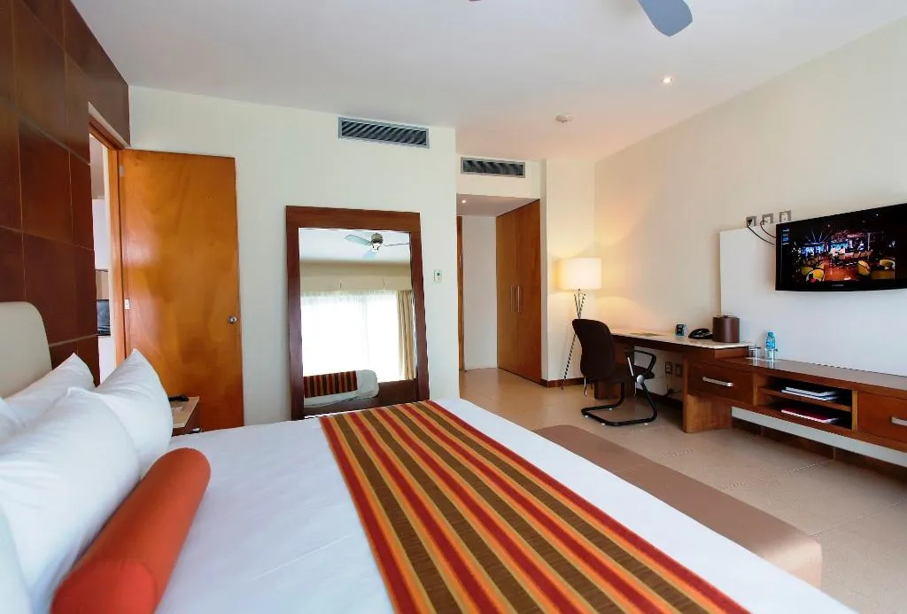 DOUBLE RUN OF HOUSE Room, Krystal Urban Cancún & Beach Club, Cancun Area