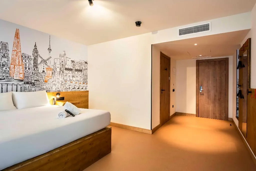 DOUBLE Accessible Room, easyHotel Barcelona La Sagrera, Barcelona