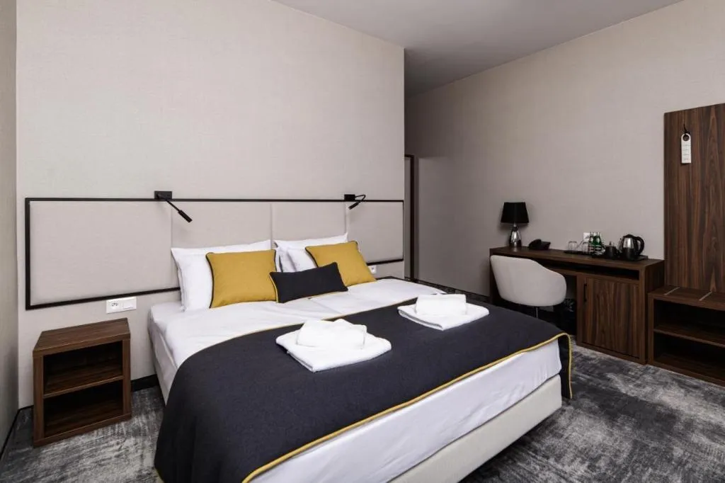 DOUBLE CLASSIC KING BED Room, Dream Boutique Aparthotel, Krakow