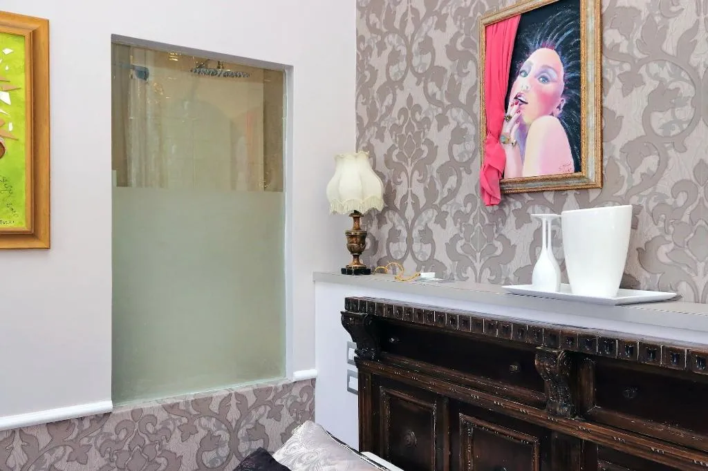 Room, Domus Monamì Luxury Suites, Rome