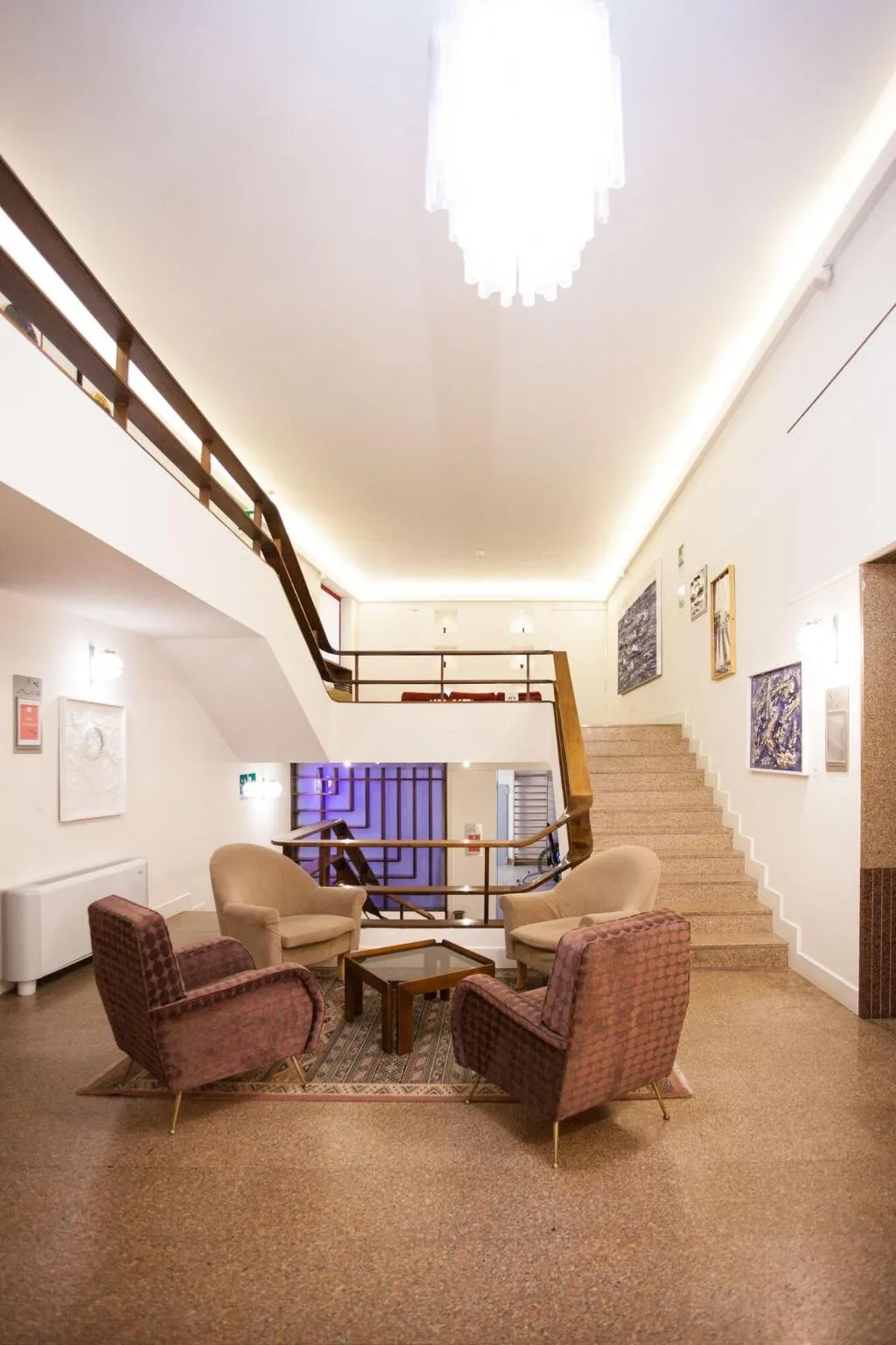 Lobby, Italia, Cagliari