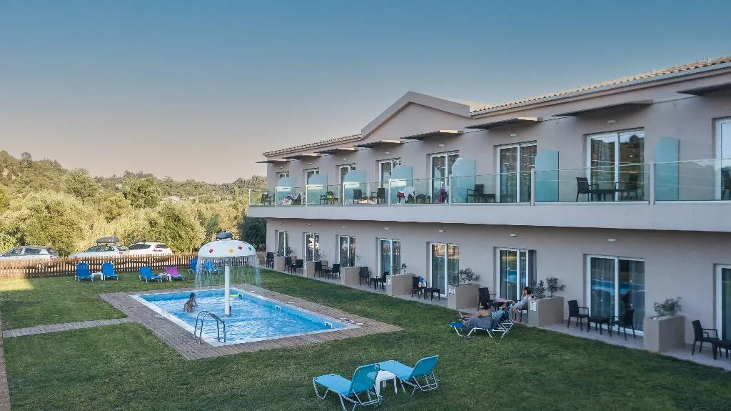 Pool, Petros, Zante
