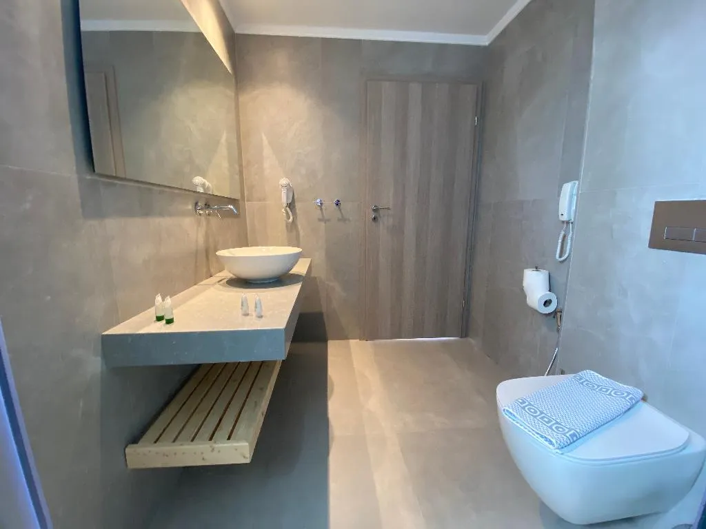 SUITE DELUXE WITH JACUZZI Room, Blue Aegean Hotel & Suites, Crete