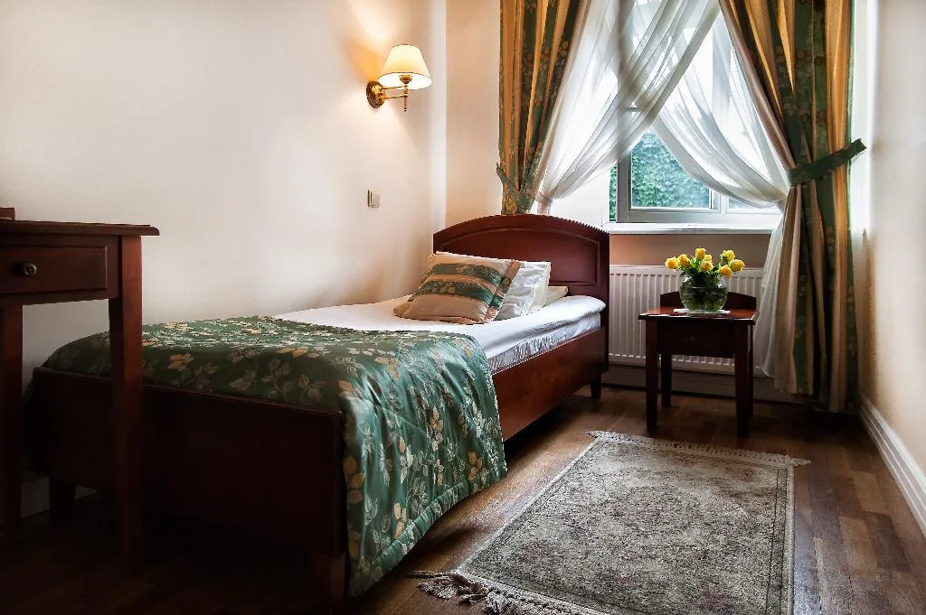 SINGLE STANDARD Room, Aparthotel Karmel, Krakow