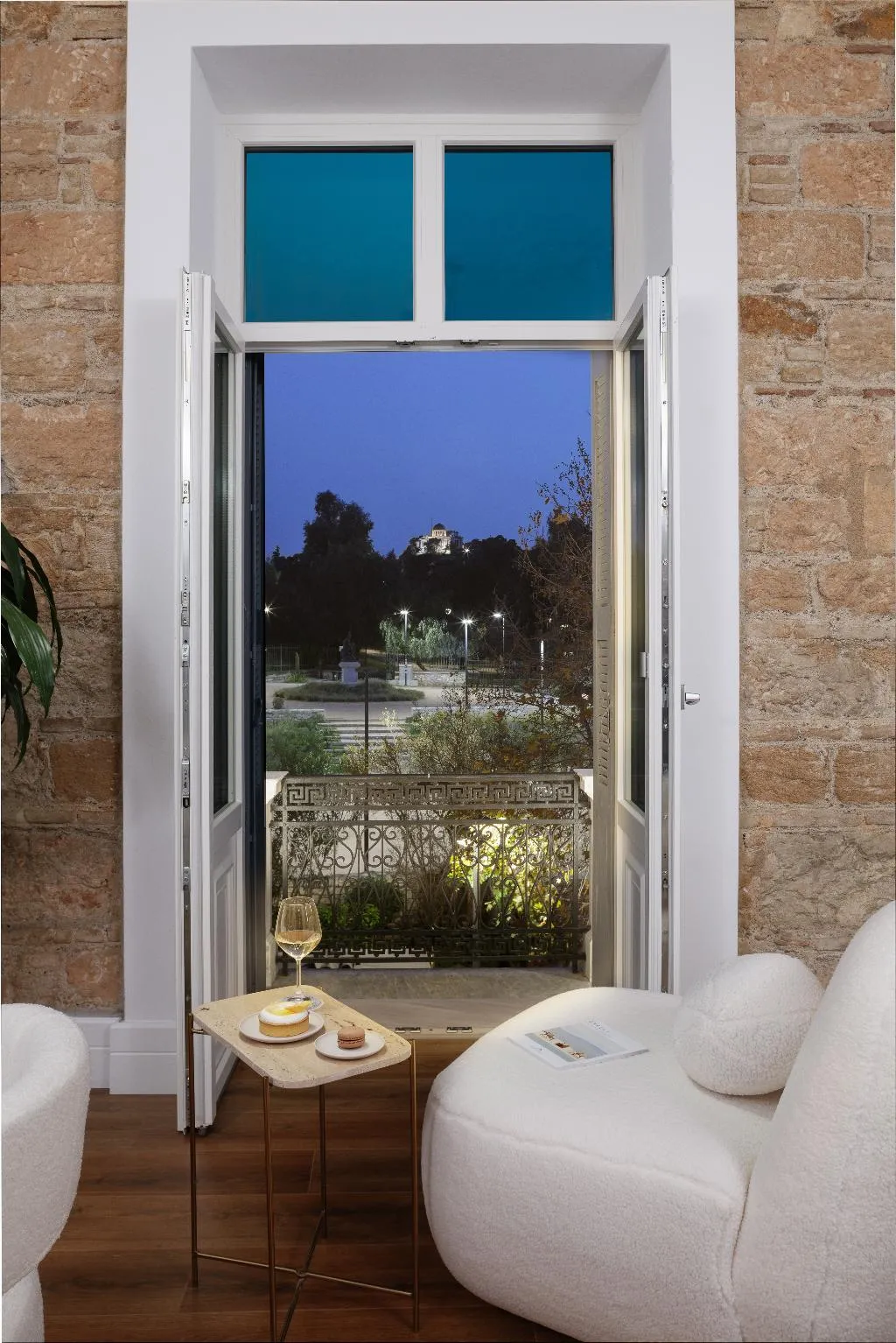 JUNIOR SUITE CITY VIEW Room, La Divina, Athens