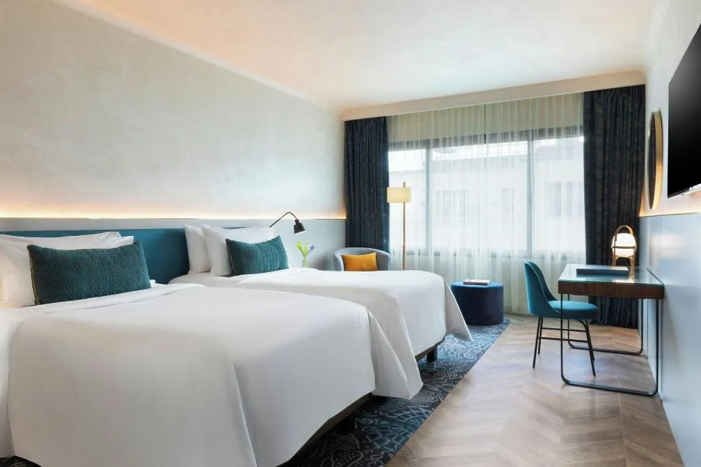 TWIN PRESTIGE Room, Renaissance Barcelona, Barcelona