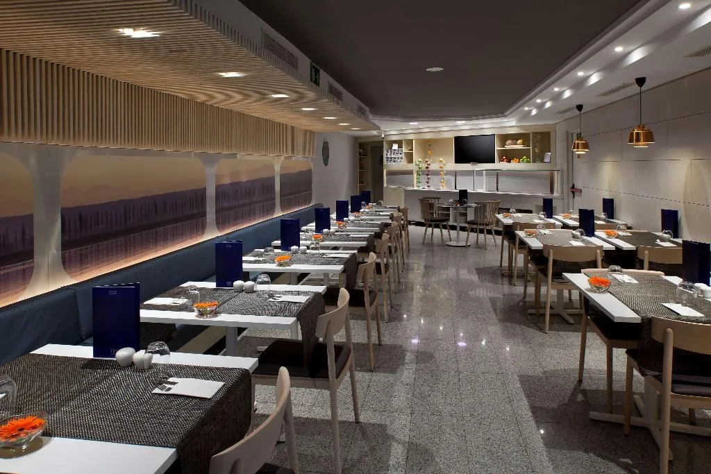 Restaurant, NH Madrid Atocha, Madrid