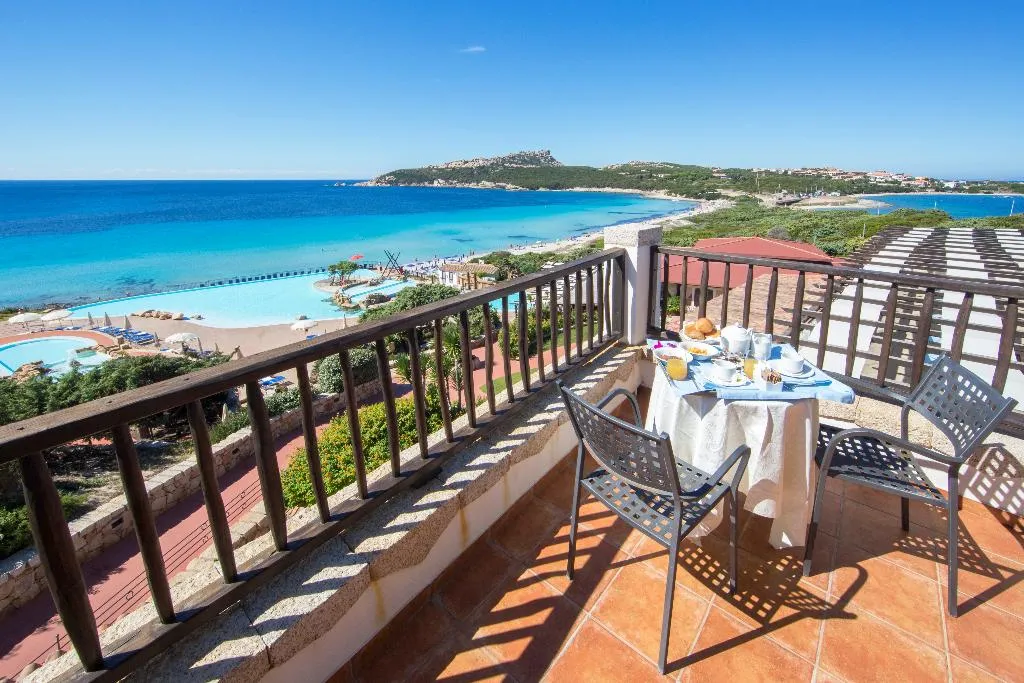 TRIPLE DELUXE Room, Colonna Grand Hotel Capo Testa, Olbia