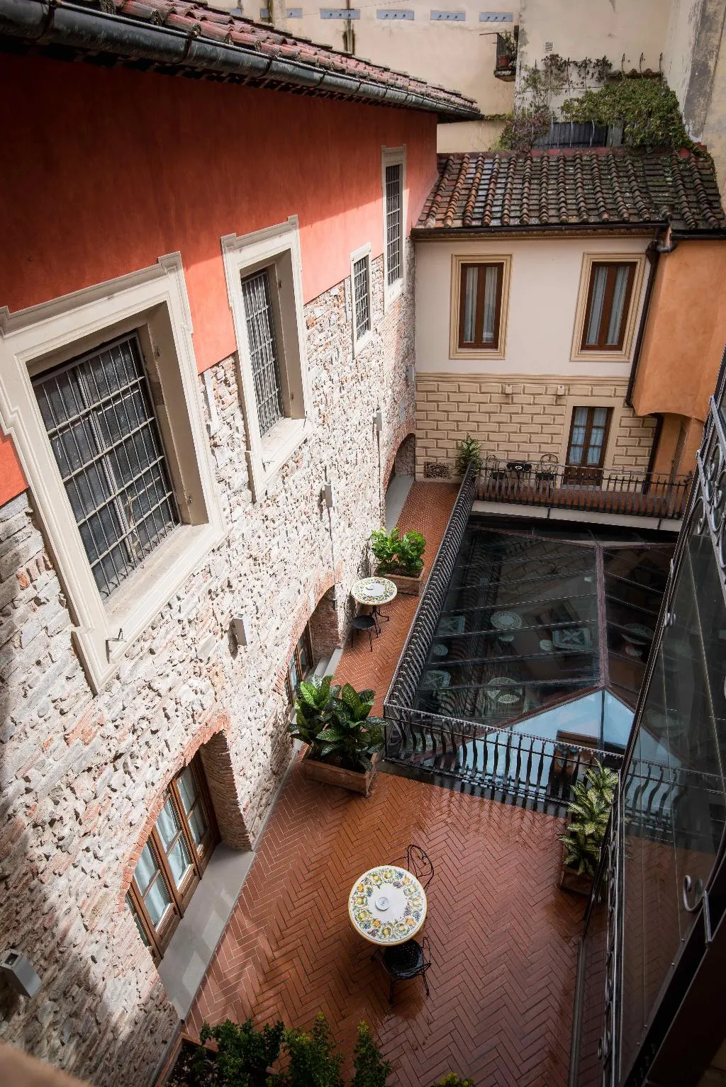 General view, Alba Palace, Florence