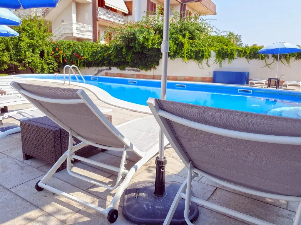 Pool, Hotel Alexander, Catania