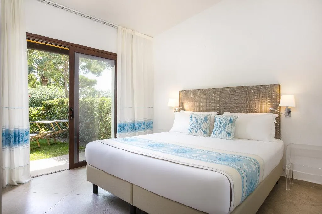 BUNGALOW CAPACITY 6 Room, Cormoran Hotel & Residence, Cagliari