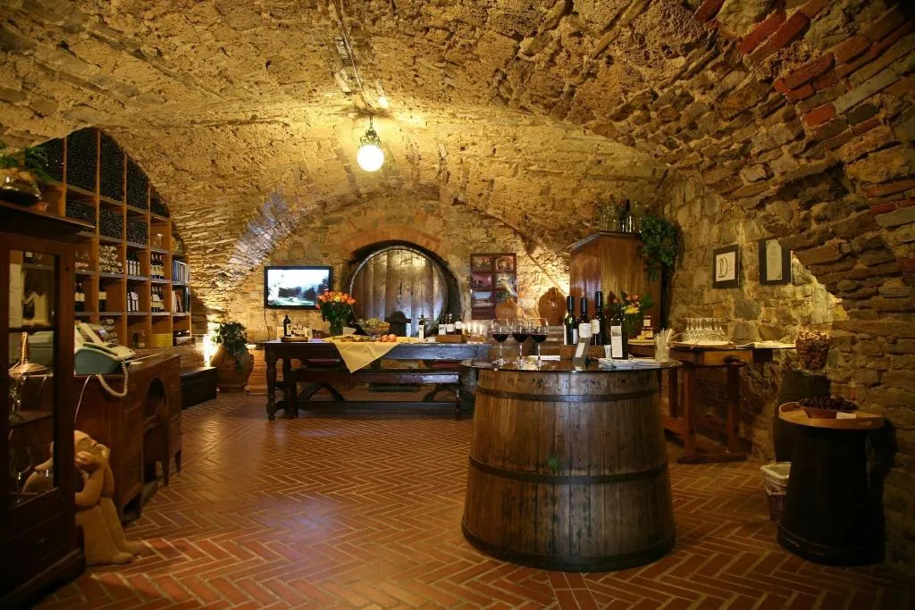 Sports and Entertainment, Belvedere Di San Leonino, Florence