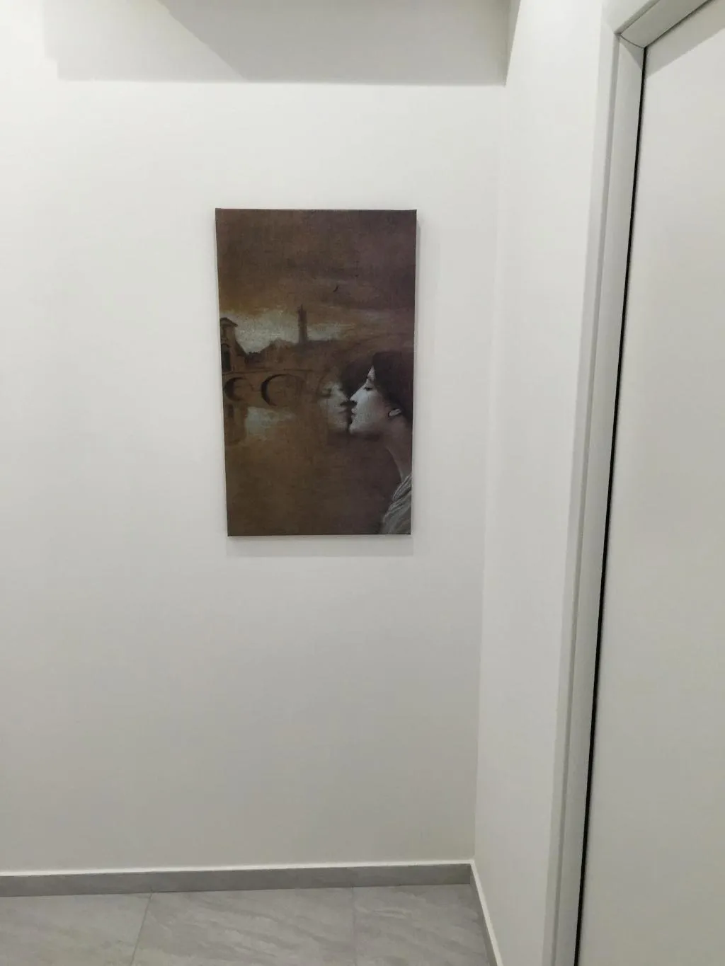 Lobby, Picaflor, Milan