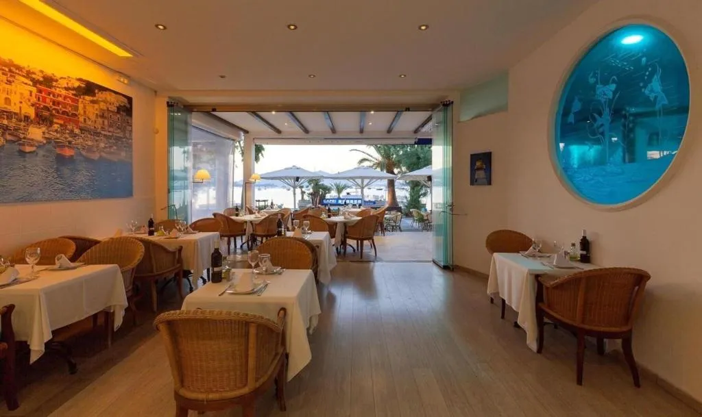 Restaurant, Capri, Majorca