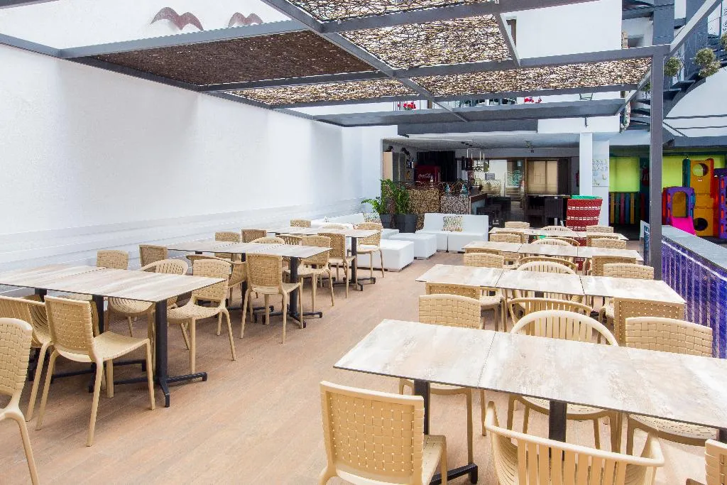 Terrace, Apartamentos Neptuno Calella, Costa Brava