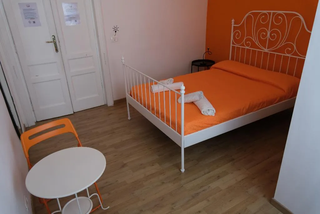 DOUBLE STANDARD Room, B&B Tarumbò, Naples
