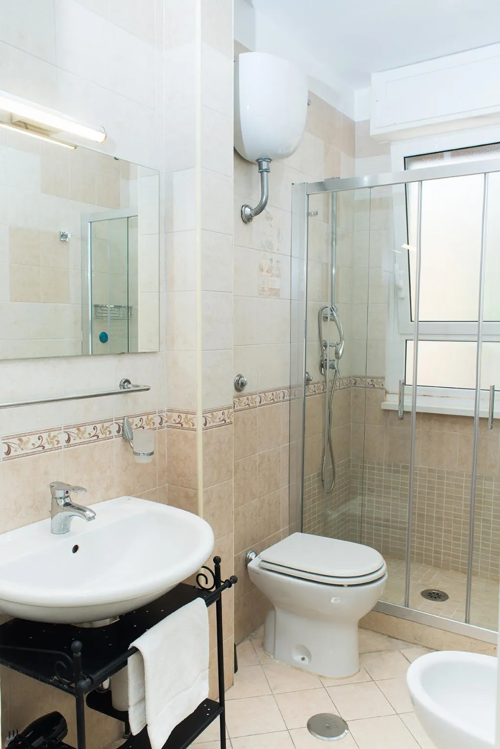 APARTMENT CAPACITY 4 Room, Residenza Flegrea, Naples