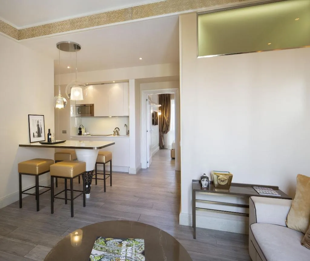 Room, Luxury Suite Milano Duomo, Milan