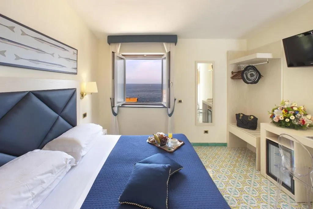TWIN SEA VIEW Room, Del Mare, Naples