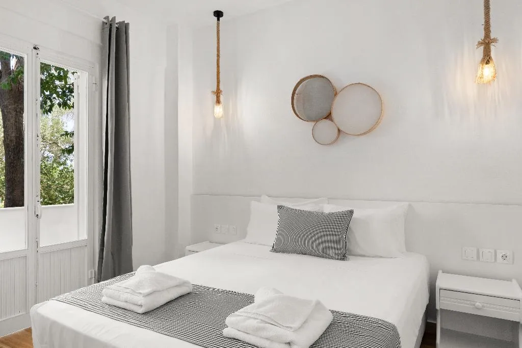 SUITE TWO BEDROOMS WITH PRIVATE POOL Room, Mr & Mrs White Corfu, Corfu