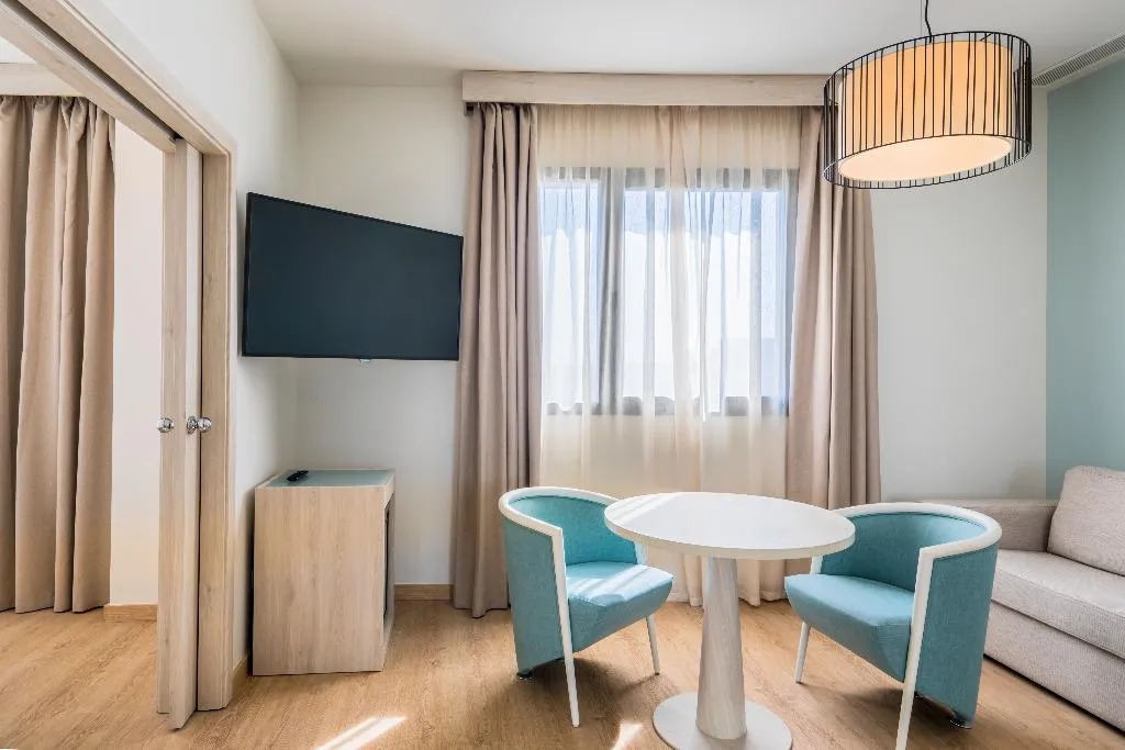 JUNIOR SUITE STANDARD Room, Occidental Sevilla Viapol, Seville