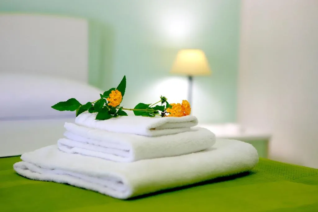 VILLA CAPACITY 6 Room, Portorosa Residence, Catania