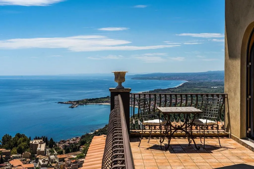 Sports and Entertainment, Villa Ducale, Taormina
