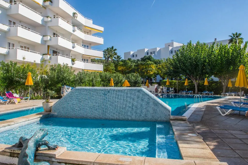 Pool, Hamilton Court, Menorca