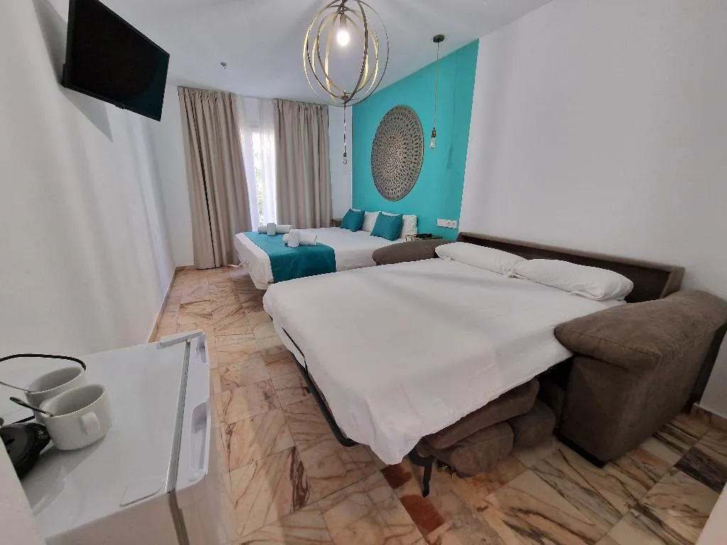 TRIPLE EXECUTIVE Room, Hotel y Apartamentos Doña Lola, Seville