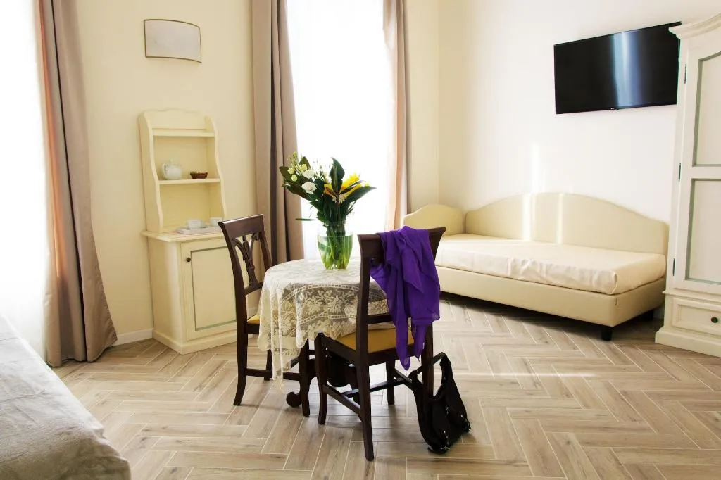 Room, Dimora Salviati, Florence
