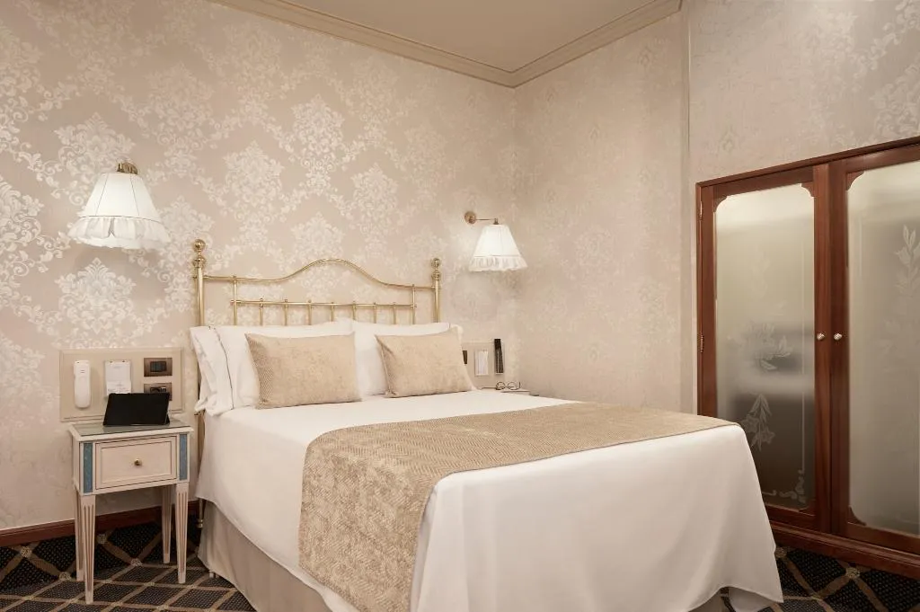 DOUBLE SUPERIOR Room, Continental Palacete Hotel, Barcelona