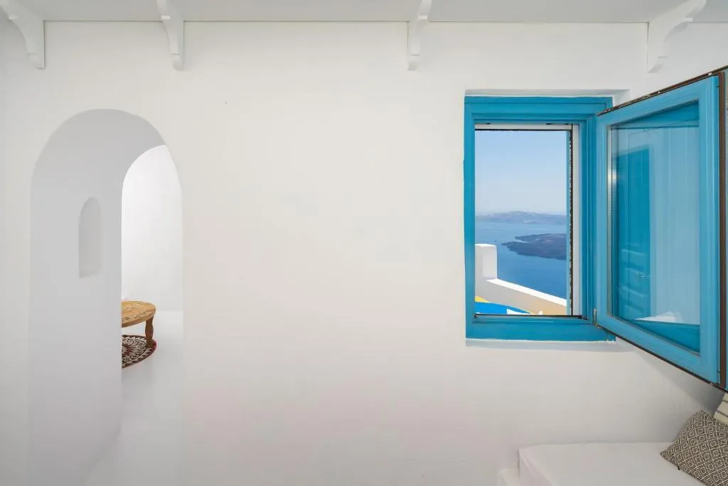 SUITE SEA VIEW WITH TERRACE Room, Sophia Luxury Suites, Santorini