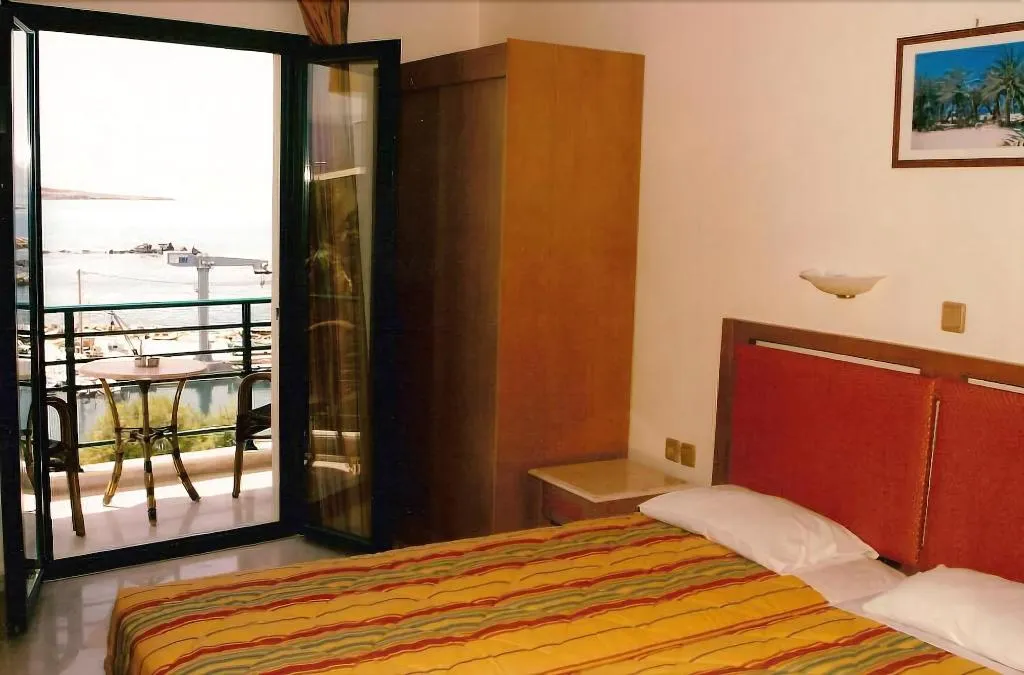 Room, Arocaria Apartments, Crete
