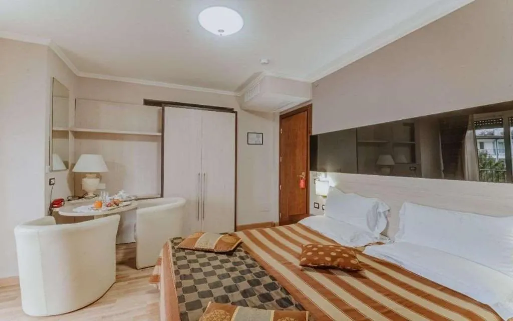Room, Flora Hotel, Milan