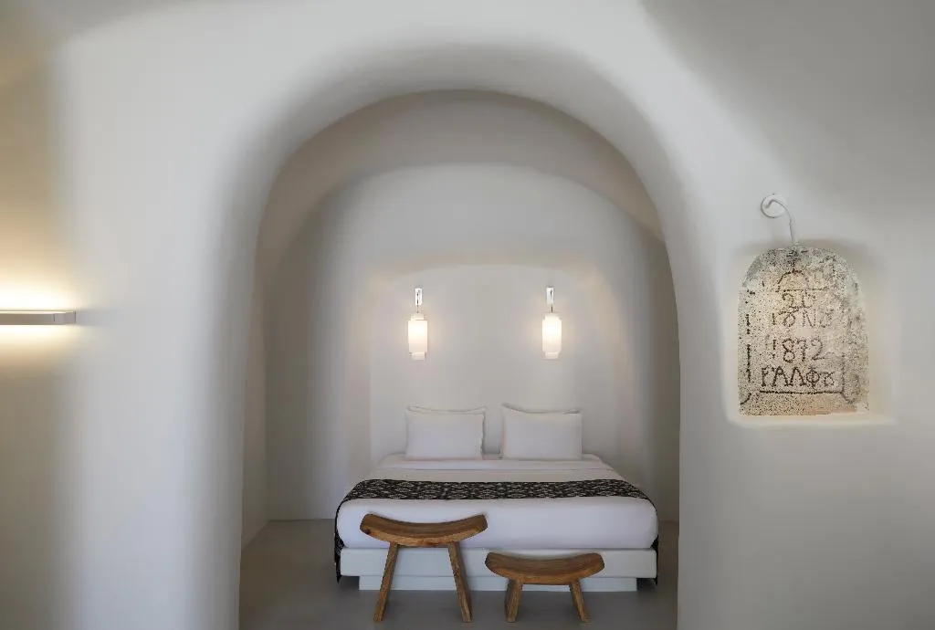 CAVE EXECUTIVE ONE BEDROOM Room, Elysian Santorini, Santorini