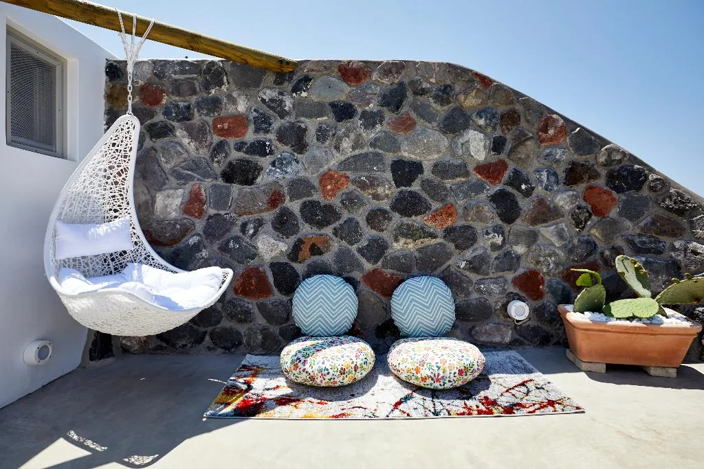 General view, Mellow Luxury Cave, Santorini
