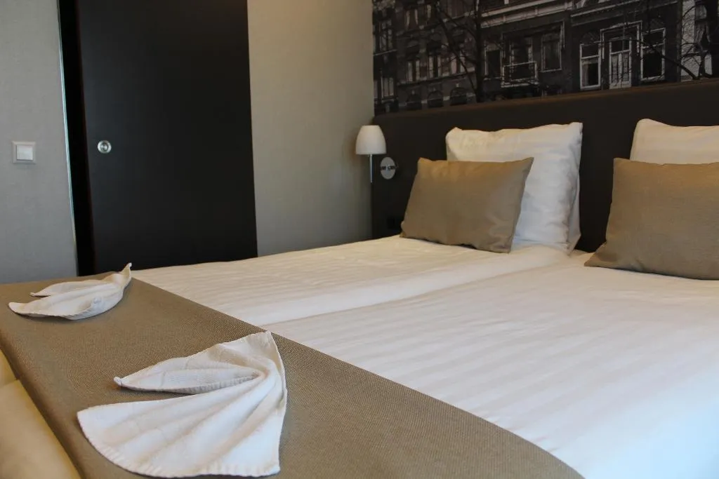 TWIN DELUXE Room, Royal Amsterdam Hotel, Amsterdam